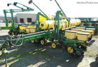 1992 John Deere 7200