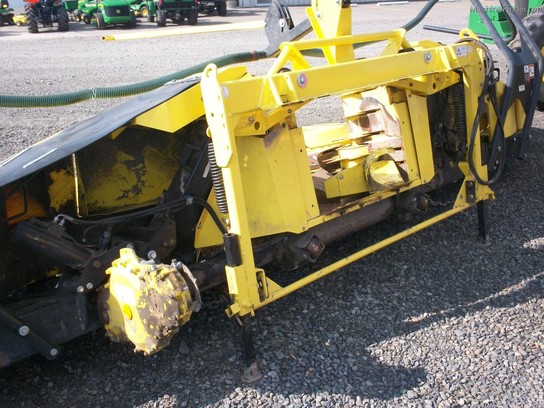2010 John Deere 770