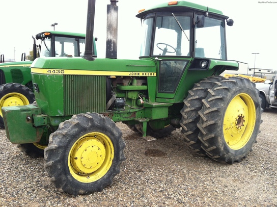  John Deere 4430