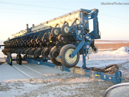 2003 Kinze 3650