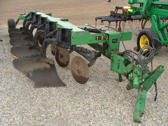  John Deere 2700