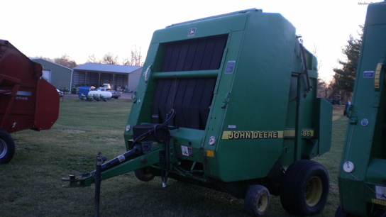 1997 John Deere 566