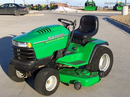1998 John Deere Sabre 2254HV L&G tractor (stored inside)