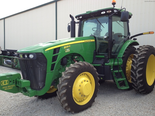 2010 John Deere 8225R