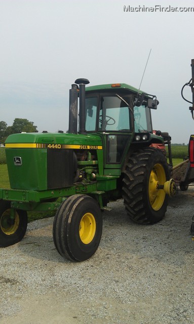  John Deere 4440