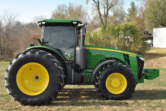 2011 John Deere 8285R