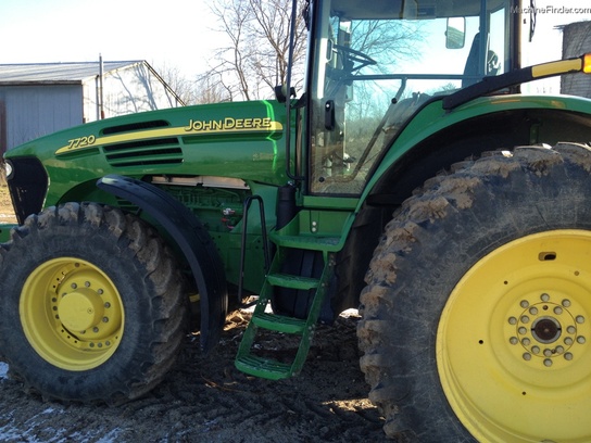 2005 John Deere 7720