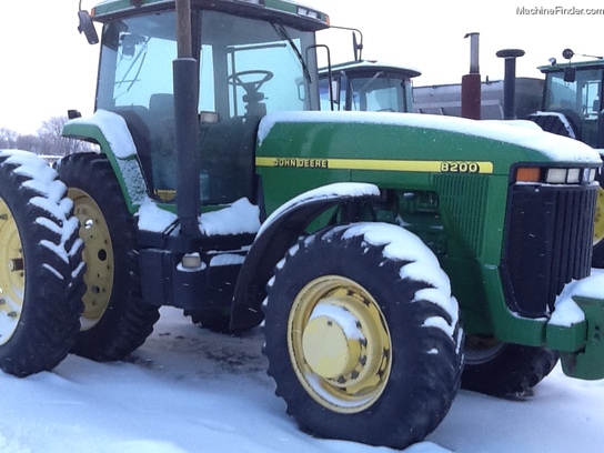 1997 John Deere 8200