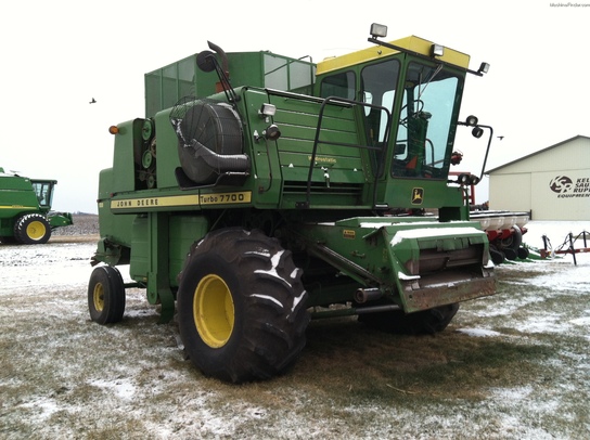  John Deere 7700