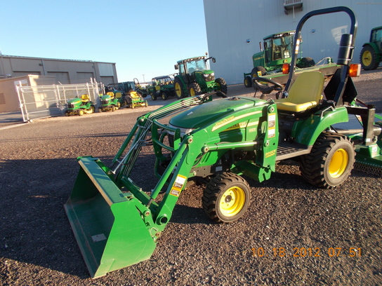  John Deere 2305