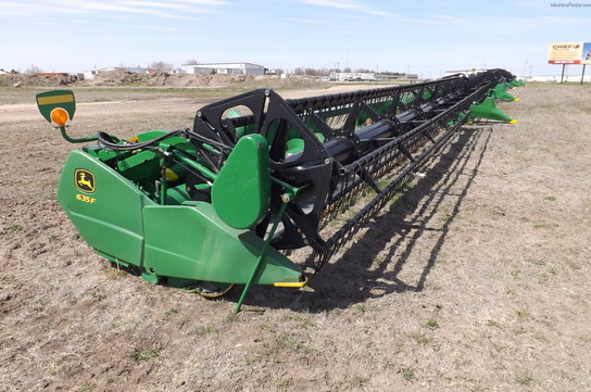 2009 John Deere 635 FLEX PLATFORM