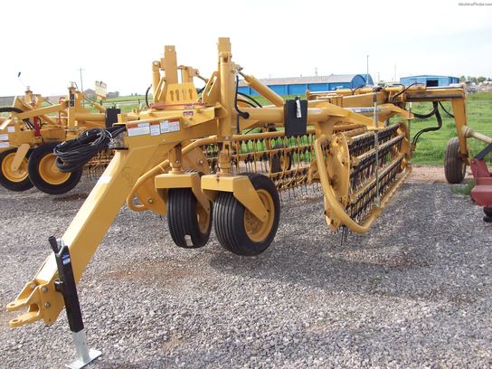 2013 Vermeer R2800