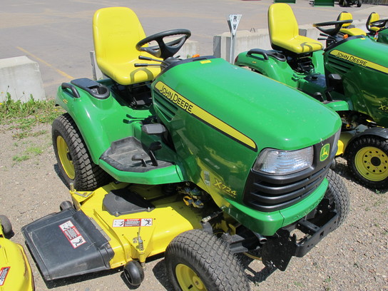 2011 John Deere X724