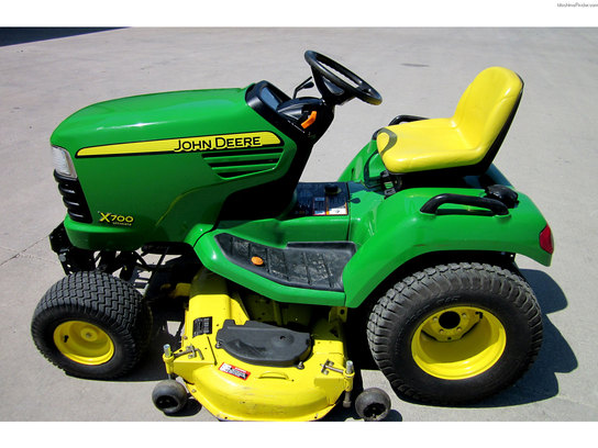 2007 John Deere X700