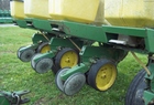  John Deere 7000