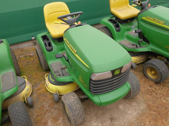  John Deere LT160