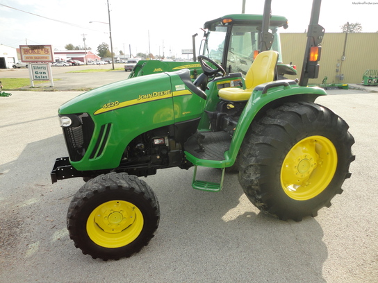 2005 John Deere 4520
