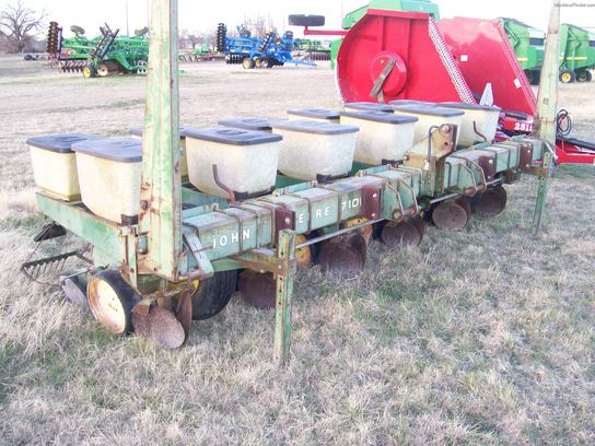 1988 John Deere 7100