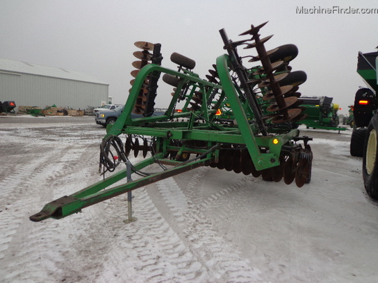  John Deere 335