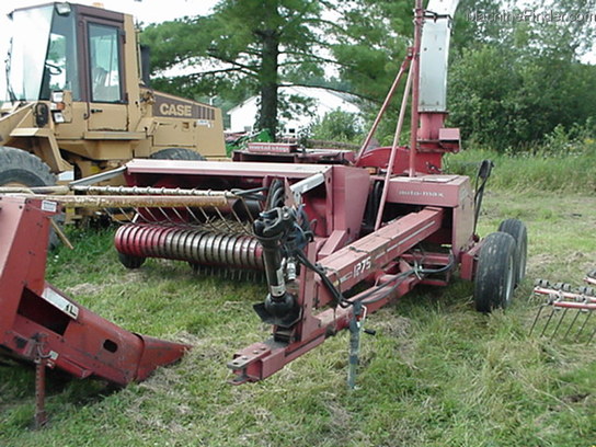 2001 Gehl 1275