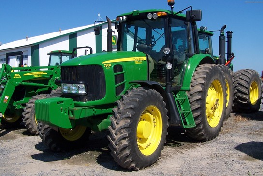 2009 John Deere 7330