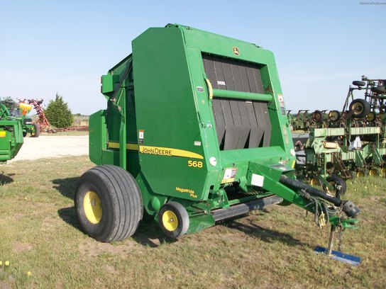 2007 John Deere 568