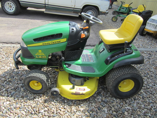  John Deere LA135