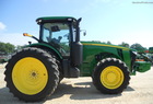 2011 John Deere 8260R