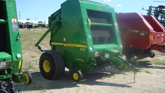 2011 John Deere 568