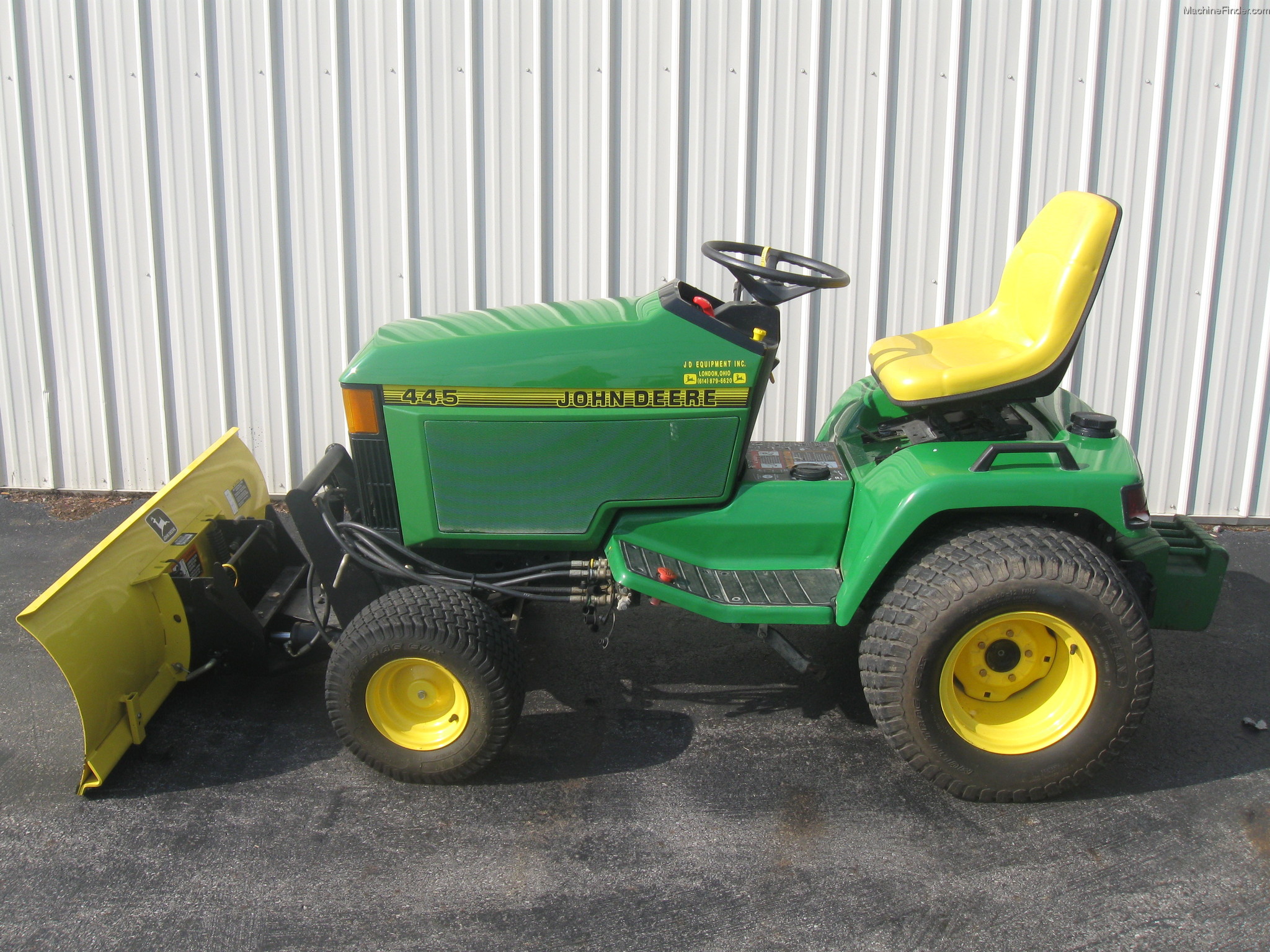 1997 John Deere 445 Lawn & Garden and Commercial Mowing John Deere