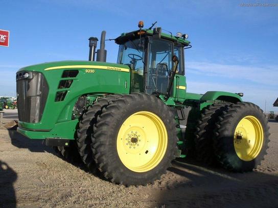 2011 John Deere 9230