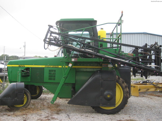 1999 John Deere 6700