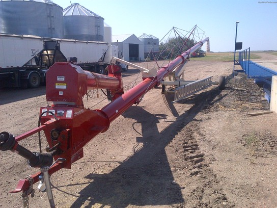 2010 Farm King 13X85