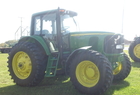 2004 John Deere 7320