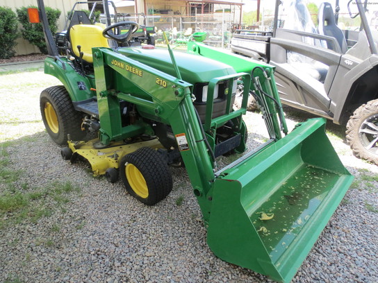 2005 John Deere 2210