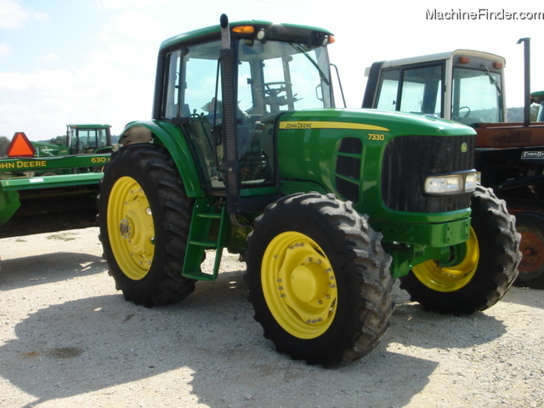 2011 John Deere 7330