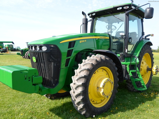 2010 John Deere 8320R