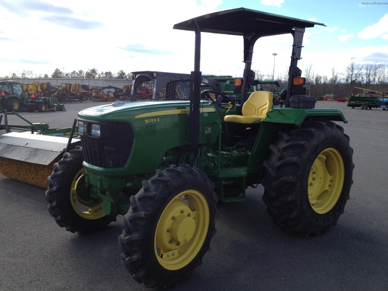 2010 John Deere 5055E