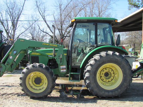 2004 John Deere 5520