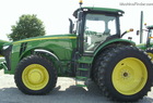 2011 John Deere 8260R