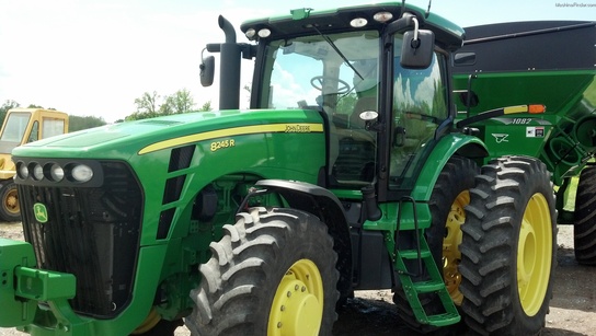 2010 John Deere 8245R