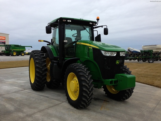 2012 John Deere 7200R