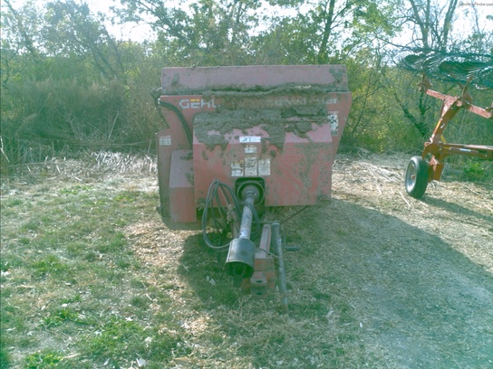  Gehl 1312