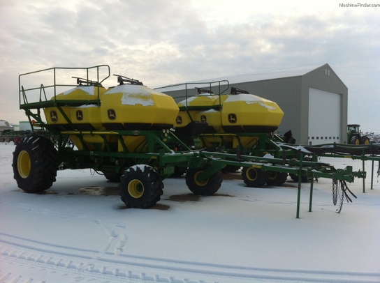 2004 John Deere 1910
