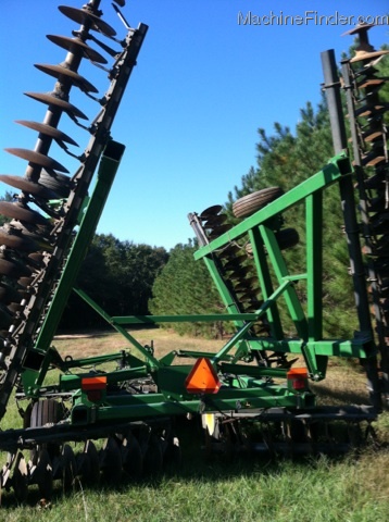 2005 John Deere 637