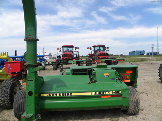 2000 John Deere 3950