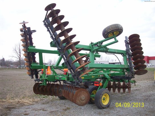 2003 John Deere 637