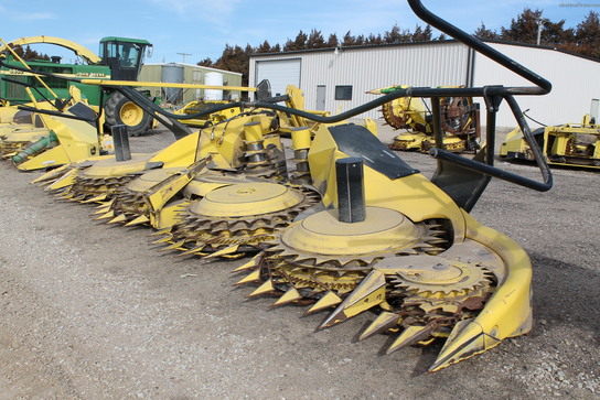 2012 John Deere 770