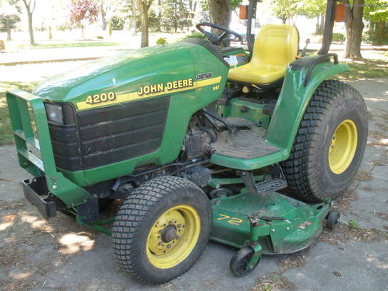 2001 John Deere 4200