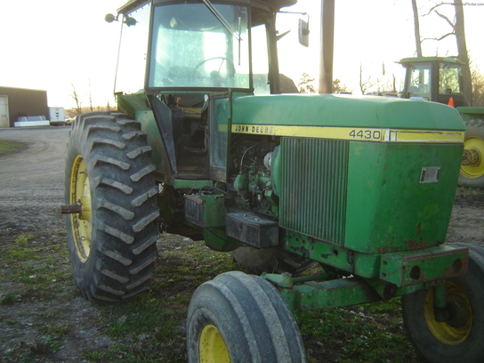 1977 John Deere 4430